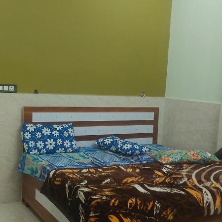 Shree Hari Guest House Ayodhya Экстерьер фото